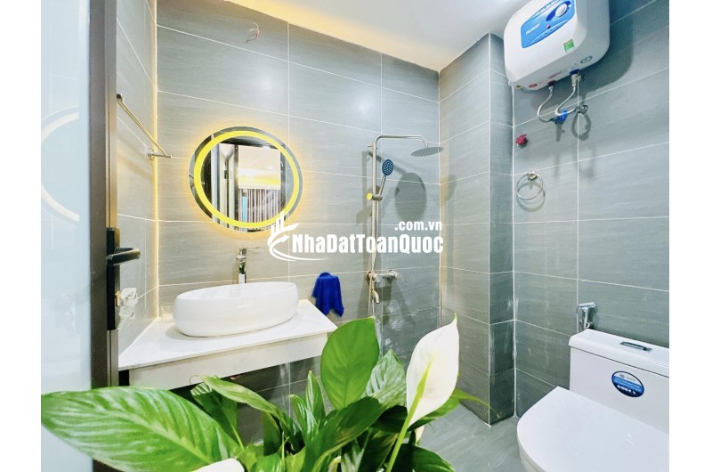 Tôi cho thuê nhà mới, hai cửa đi, Hoàng Văn Thái, 96m2x 5T vỉa hè 29 Tr